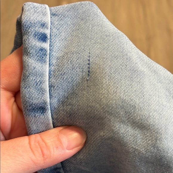 H&M Blue Straight Fit Denim Jeans with Faded Wash 2-3 - Picture 2 of 3